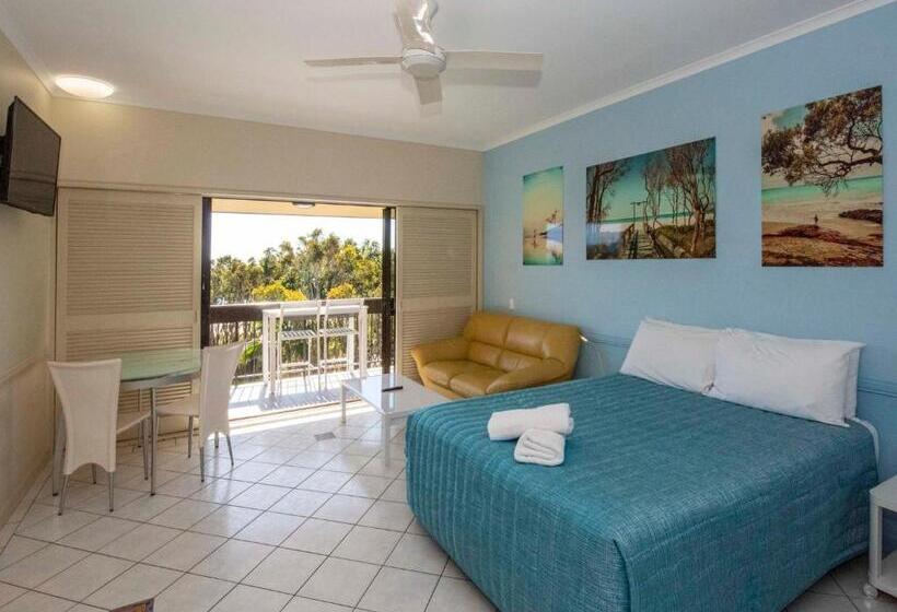 스탠다드 스튜디오, Anchorage On Straddie