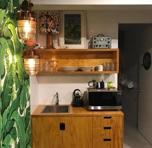 家庭间, Boogie Woogie Beach House