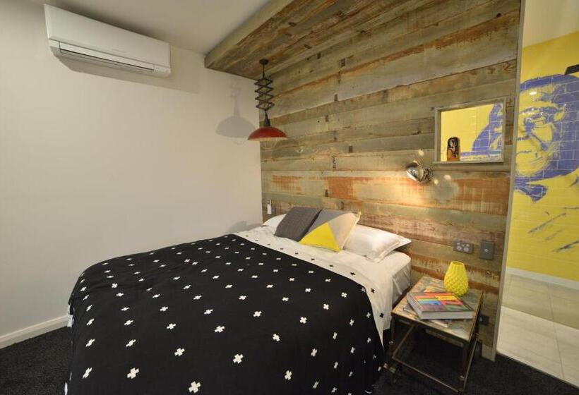 带特大床的标准间, Boogie Woogie Beach House