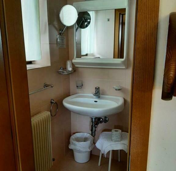 带阳台标准四人间, Comelico