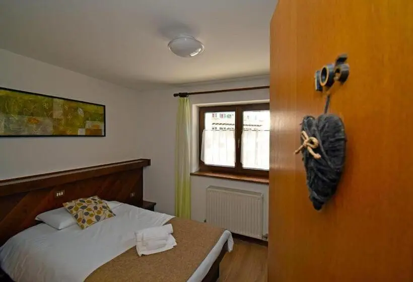 Standard Yhden Hengen Huone, Comelico