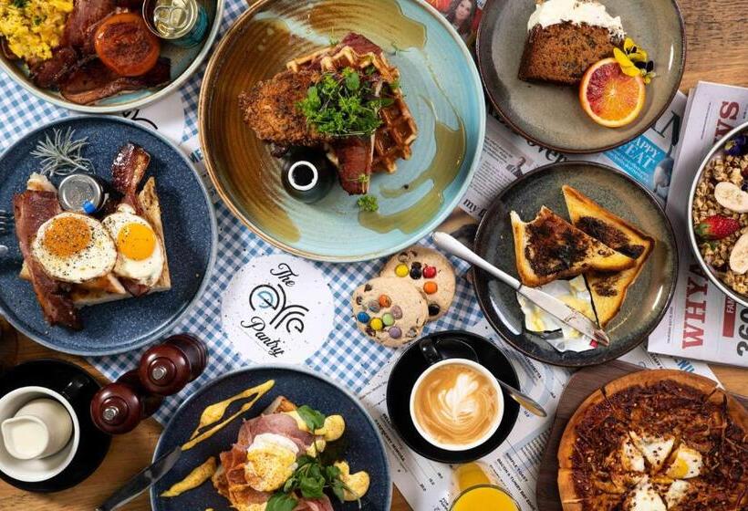 اتاق لوکس با تخت دو نفره بزرگ, Eyre