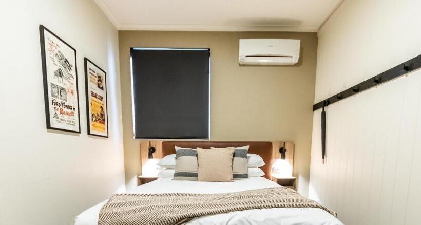 اتاق استاندارد با تخت دو نفره بزرگ, Eyre