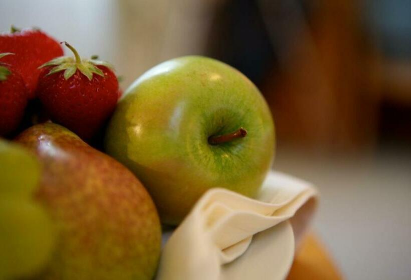 标准单人间, Le Prese