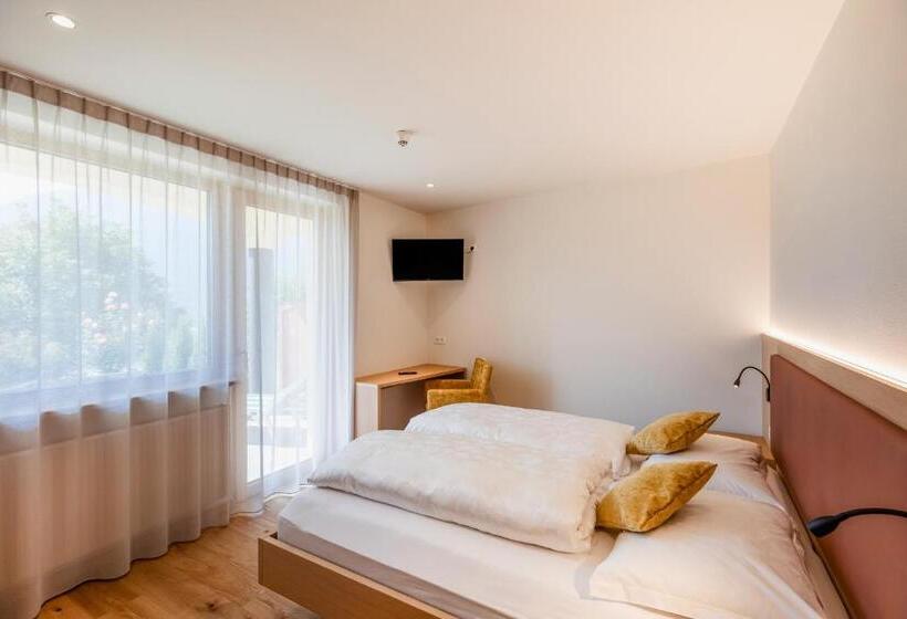 带1个卧室的带阳台的公寓, Margun   Apartments & Panoramarooms