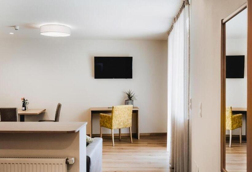 带1个卧室的带阳台的公寓, Margun   Apartments & Panoramarooms