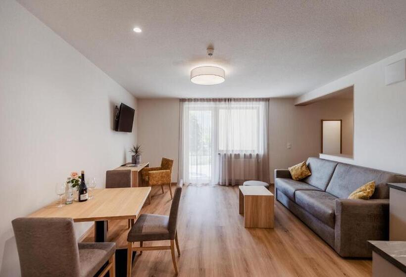 带1个卧室的带阳台的公寓, Margun   Apartments & Panoramarooms