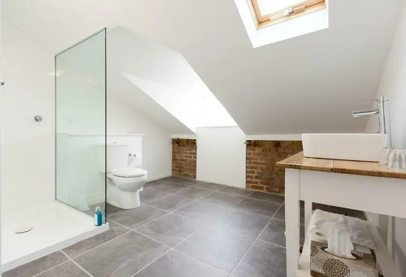 ２ベッドルームアパートメント, Ratho Farm