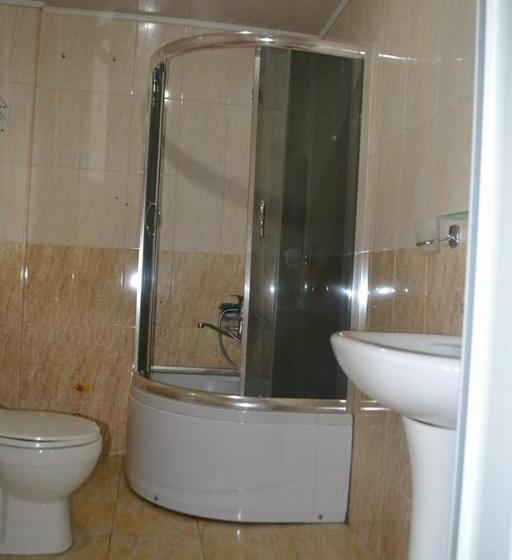 1 Sovrums Lägenhet Havsutsikt, Solidarity