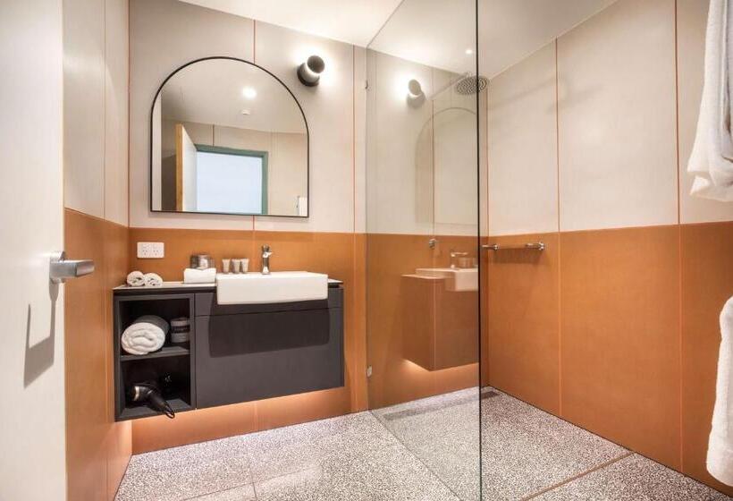 דירת חדר, The Brook By Nightcap Plus