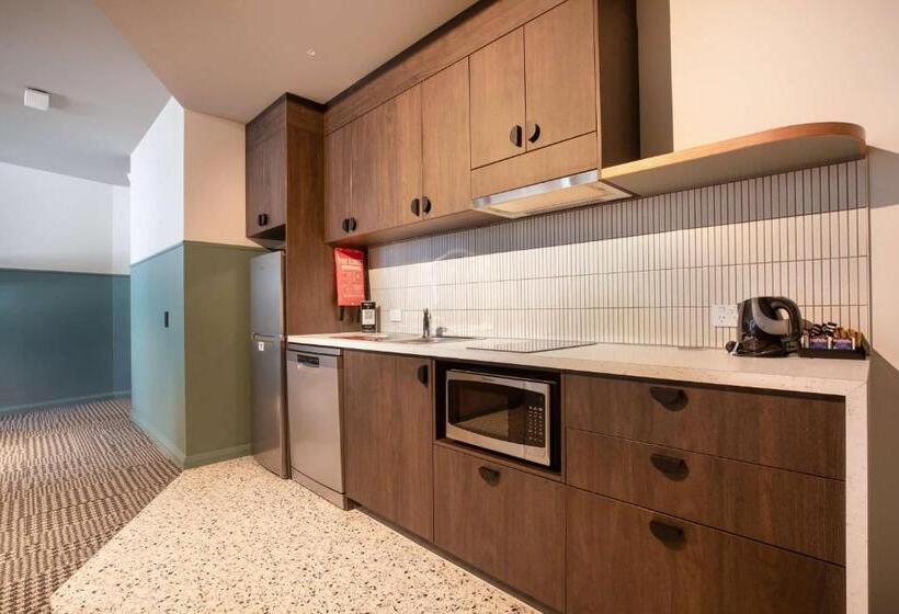 דירת חדר, The Brook By Nightcap Plus