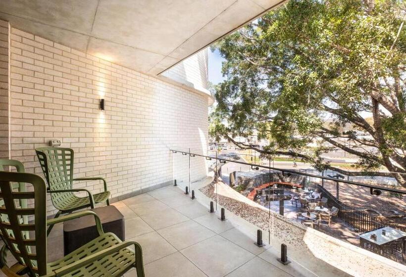 דירת שני חדרים, The Brook By Nightcap Plus