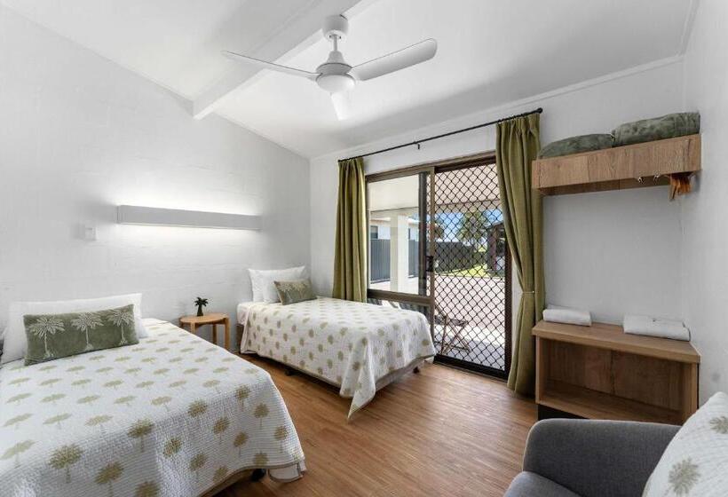 패밀리 룸, Kinka Palms Motel