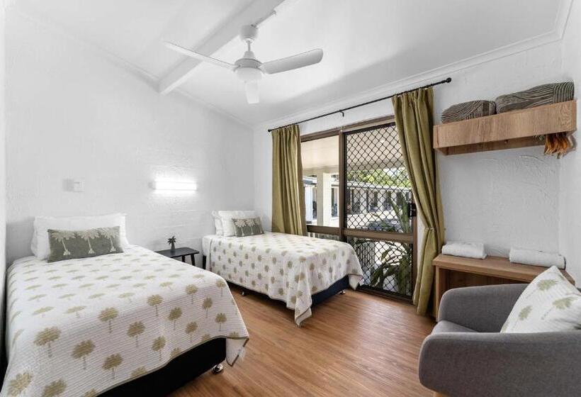 패밀리 룸, Kinka Palms Motel