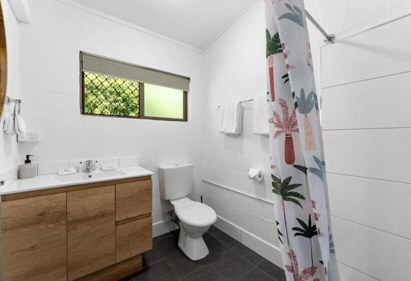 패밀리 룸, Kinka Palms Motel
