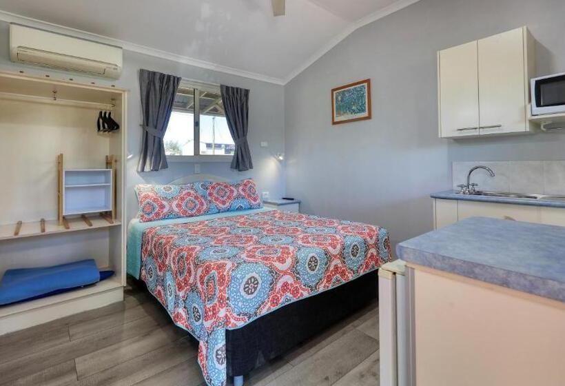 اتاق استاندارد, 22 On Bowen