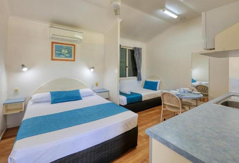 اتاق استاندارد با وان آب گرم, 22 On Bowen