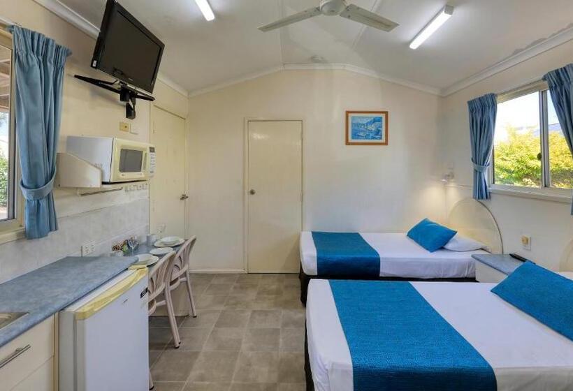 اتاق استاندارد با وان آب گرم, 22 On Bowen