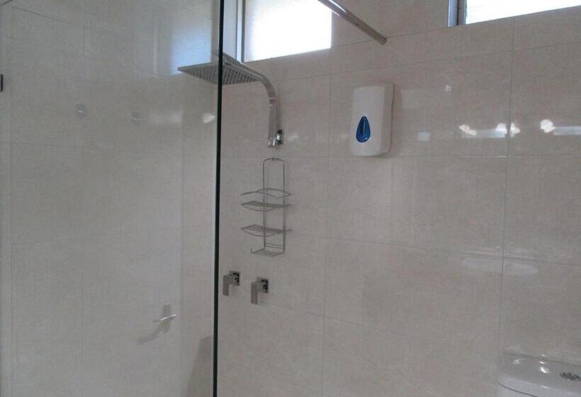 חדר משפחתי, Acacia Rose Motor Inn