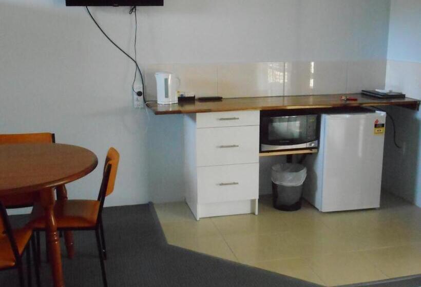 חדר משפחתי, Acacia Rose Motor Inn