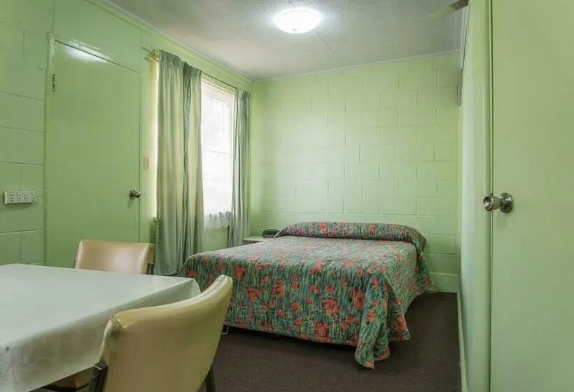 スタンダードルーム, Artesian Motor Inn Under New Management Rams Motel