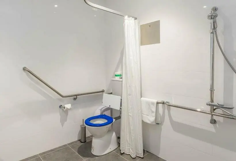 سوئیت 2 خوابه, Civic Apartments