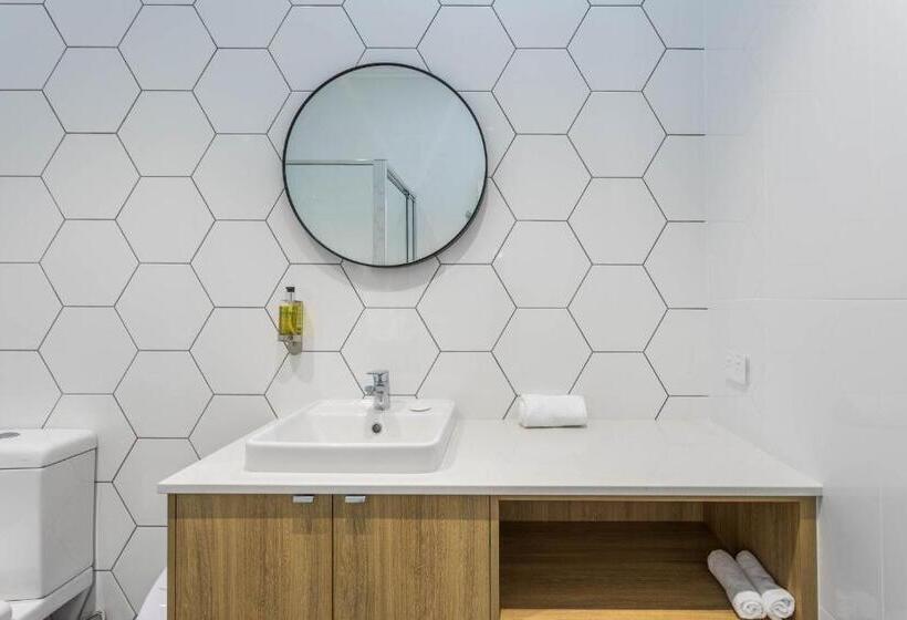 Suite, Civic Apartments