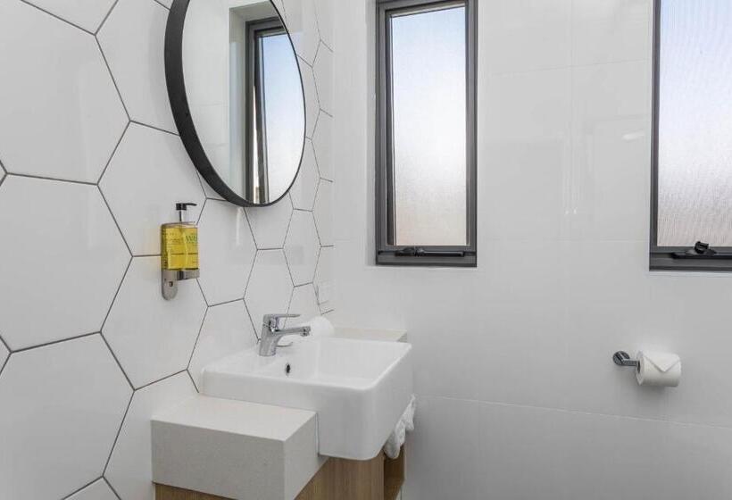 Deluxe Suite met Kingsize Bed, Civic Apartments