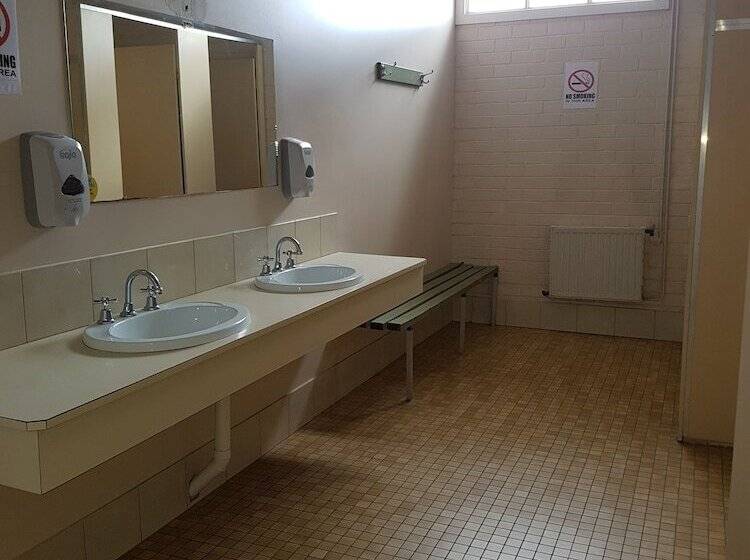 공동 객실, Mansfield Travellers Lodge