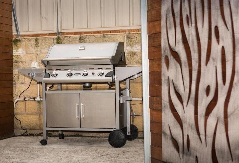 豪华房间, Motel On A Beckett