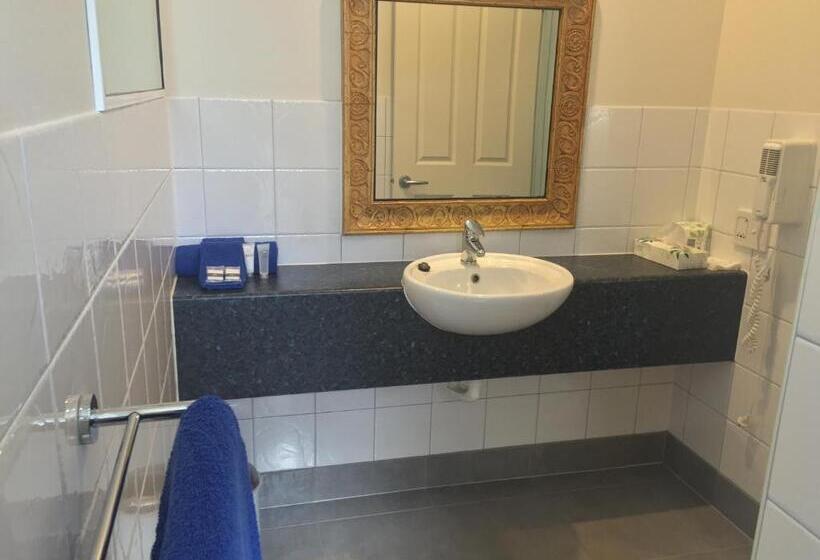 高级大房间, Motel On A Beckett