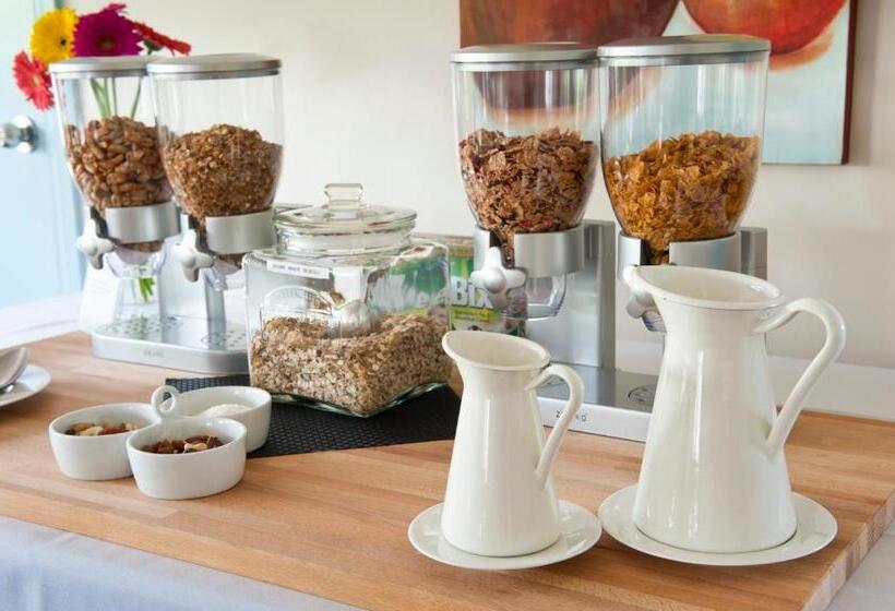 高级大房间, Motel On A Beckett