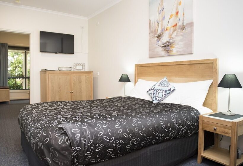 家庭间, Motel On A Beckett