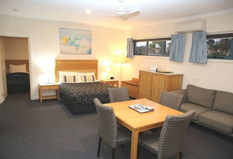 家庭间, Motel On A Beckett