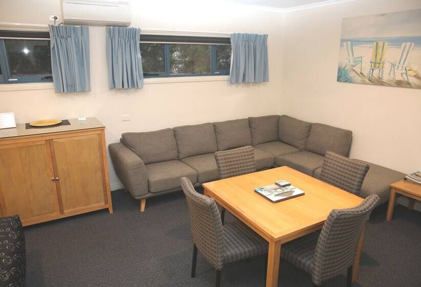 家庭间, Motel On A Beckett