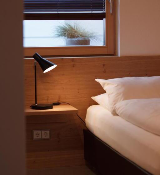 غرفة أساسية, Piltriquitron Lodging