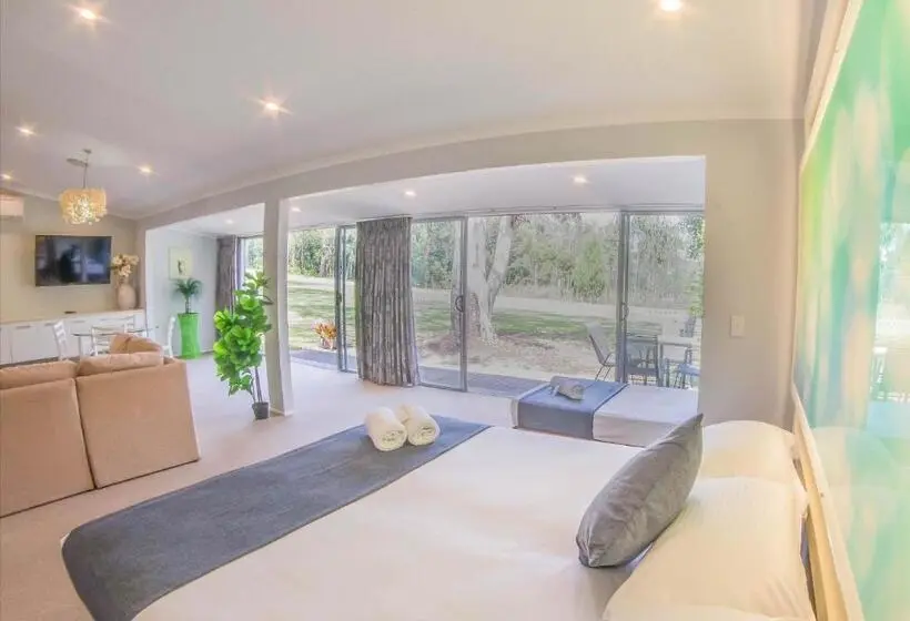 スーペリアスタジオ, Big4 Noosa North Shore