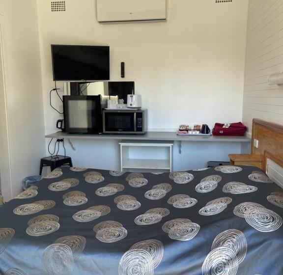 اتاق اکونومی یک تخته, Tamworth Lodge Motel
