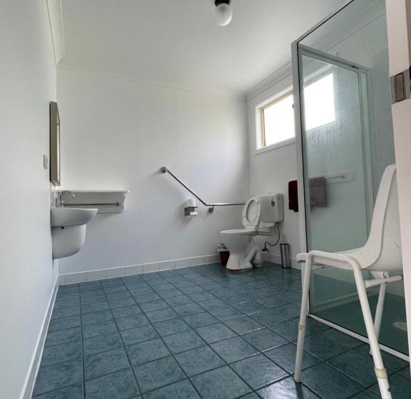 חדר סטנדרט מותאם לאדם עם מוגבלויות, Tamworth Lodge Motel