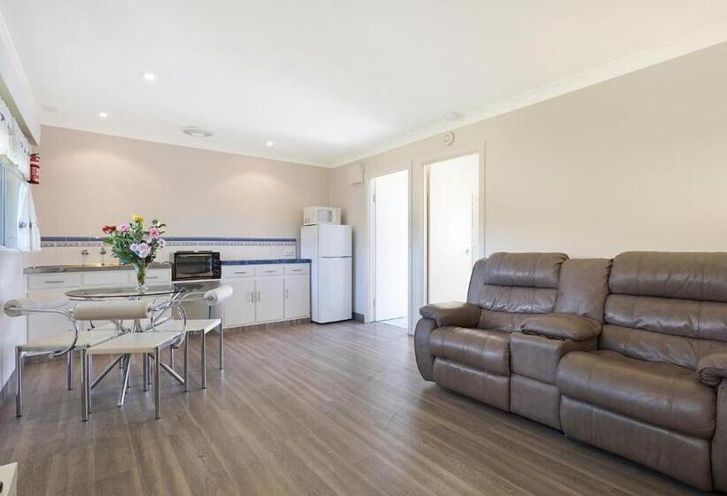 דירת חדר, Top Of The Lake Holiday Units