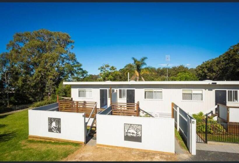 דירת חדר, Top Of The Lake Holiday Units