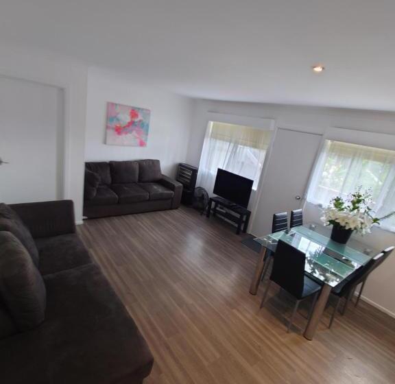 דירת חדר בקומת קרקע, Top Of The Lake Holiday Units