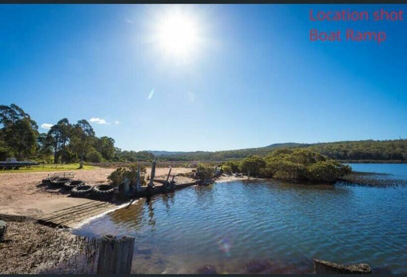 דירת חדר, Top Of The Lake Holiday Units