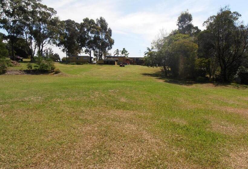 דירת שלושה חדרים, Top Of The Lake Holiday Units