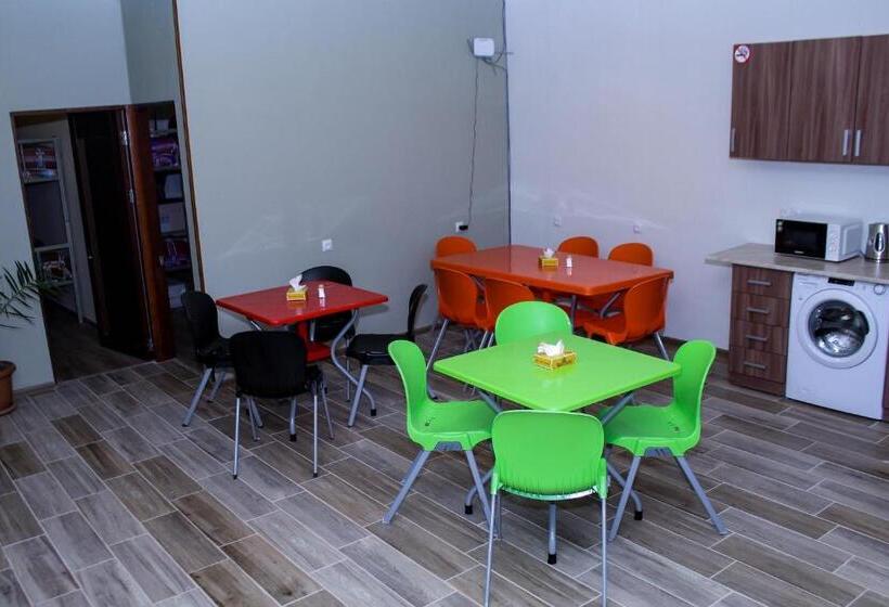 공동 객실, Bee Lucky Hostel And Tours