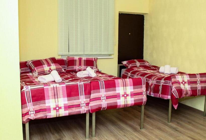 스위트, Bee Lucky Hostel And Tours