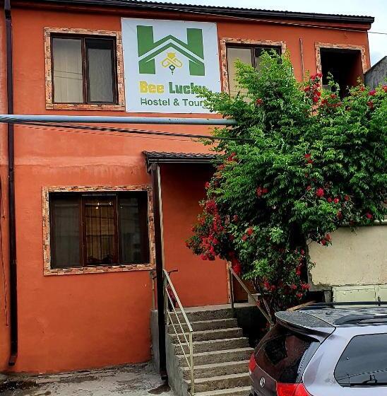 스위트, Bee Lucky Hostel And Tours