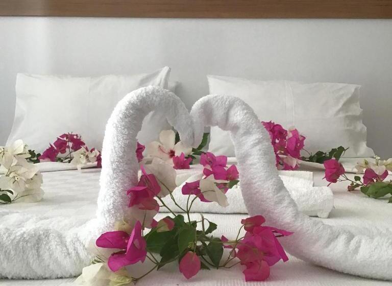 חדר סטנדרט לשלושה, Altunakar 1