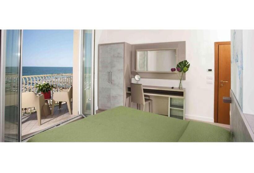 オーシャンビューのスーペリアトリプルルーム, Beaurivage