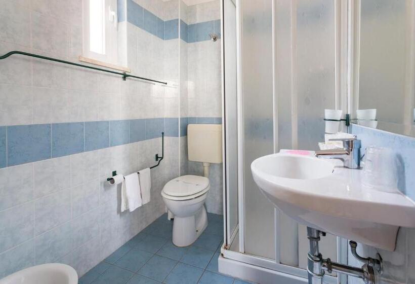 Четырехместный Номер Стандарт, Casadei